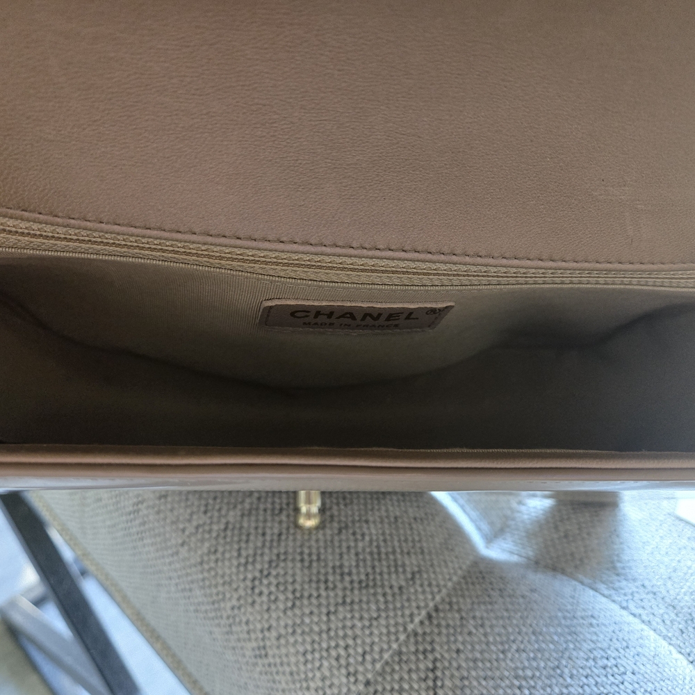 Chanel Le Boy Bag - Picture 9 of 15